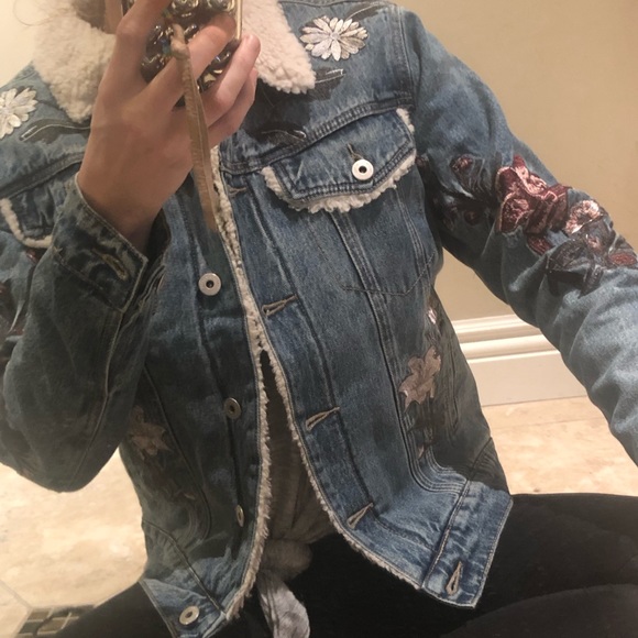 2 LEFT! Embroidered Denim Jacket - Picture 7 of 8
